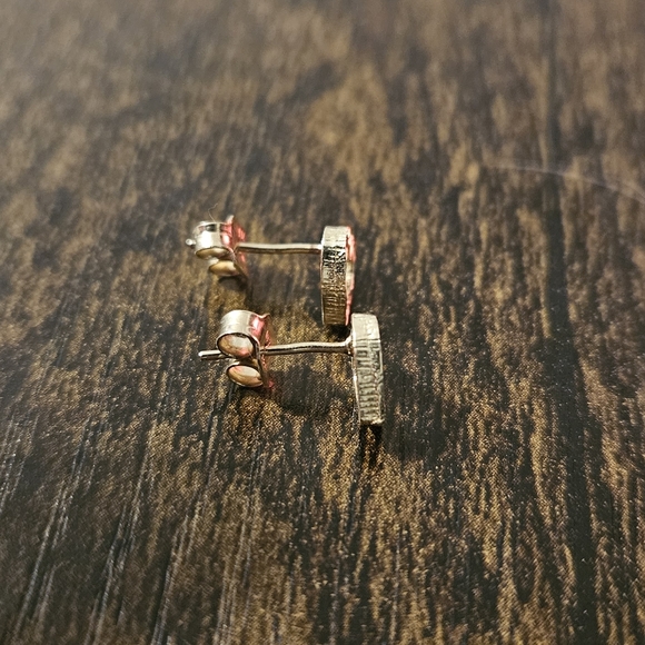 10k Gold Heart Stud Earrings - Picture 3 of 5